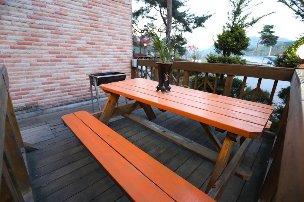 Yeowoogneul Pension Chuncheon Bagian luar foto