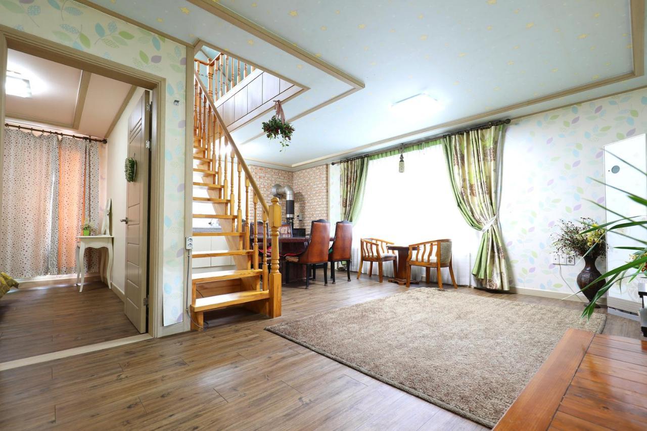 Yeowoogneul Pension Chuncheon Bagian luar foto