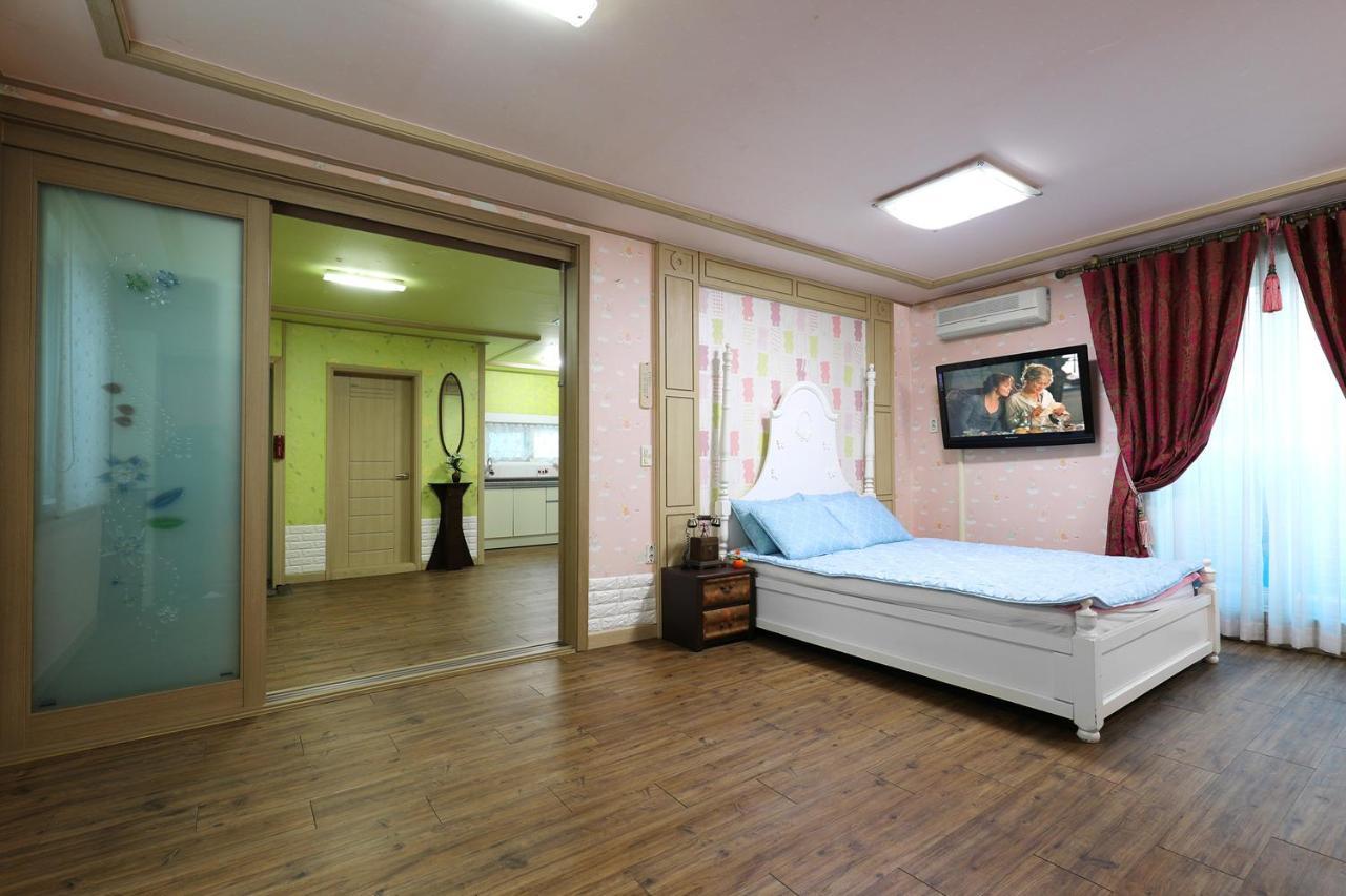 Yeowoogneul Pension Chuncheon Bagian luar foto